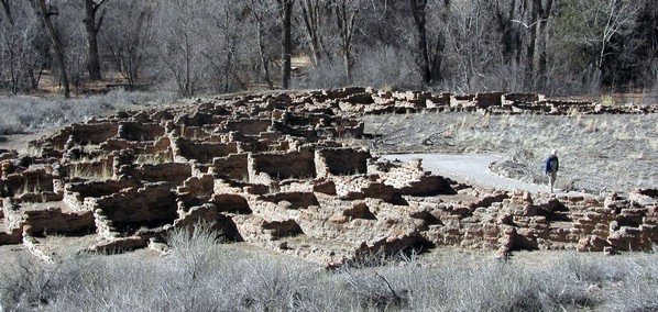 tyuonyi_pueblo2.jpg