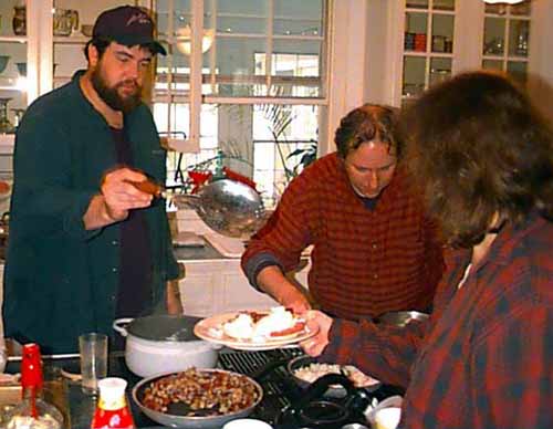 Jordy, John server up breakfast to Lara
